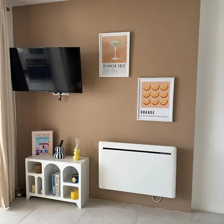 Cosy Vue Αντίμπ
